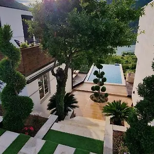 Koman Paradise By Romina , Shkodër Albanië