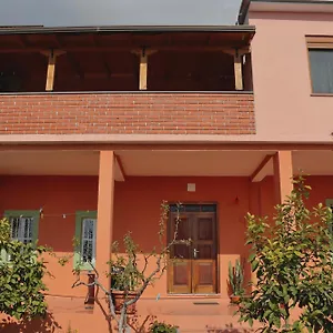 8 , Krujë Albanië