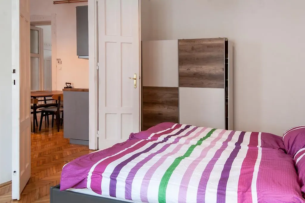 Stylish Downtown Apartment Budapest
