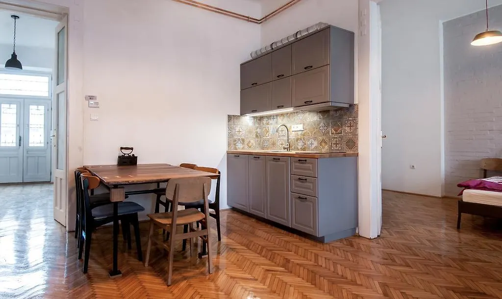 Stylish Downtown Apartment Budapest
